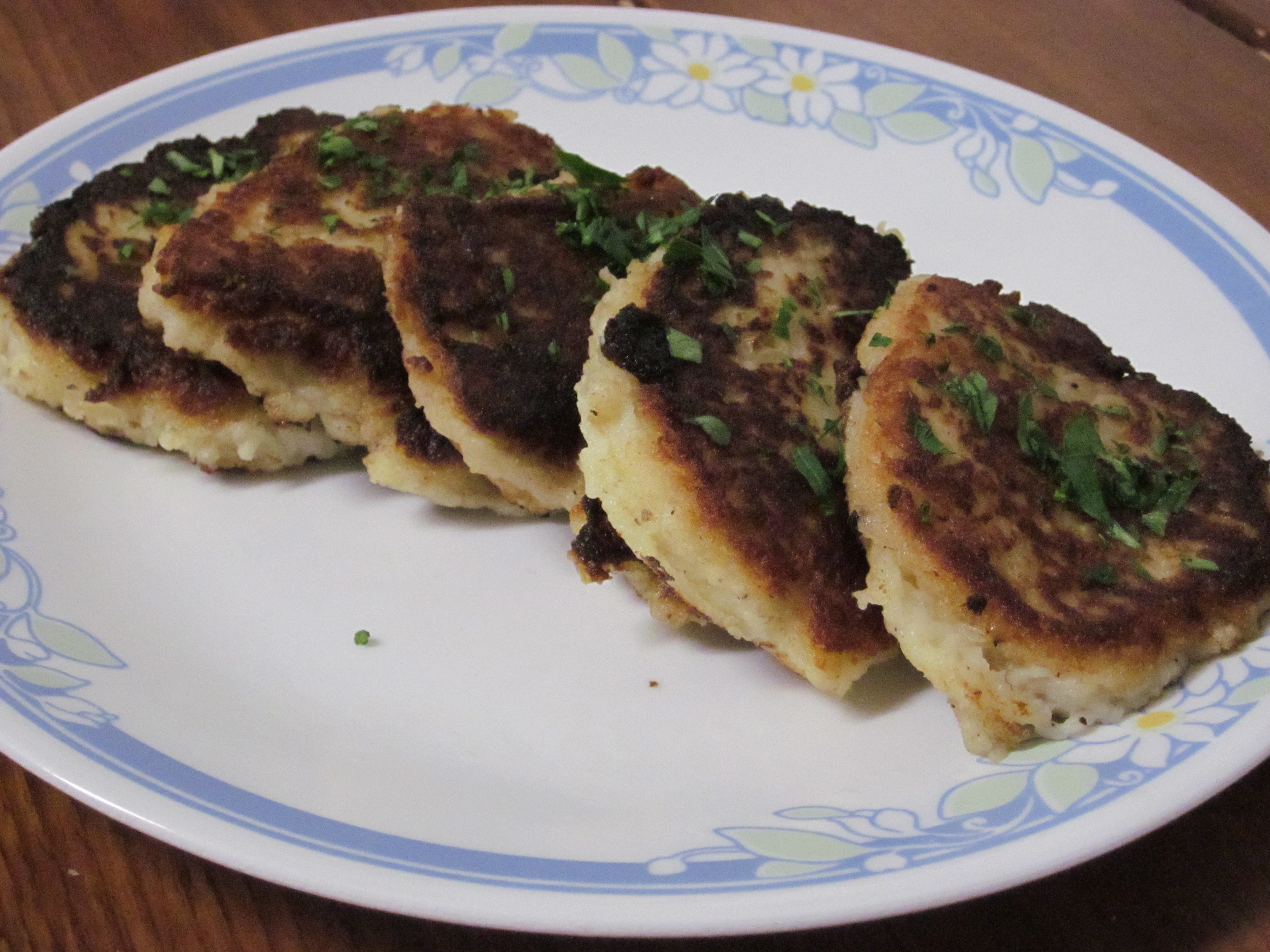 How Do You Make Potato Cakes With Leftover Mashed Potatoes